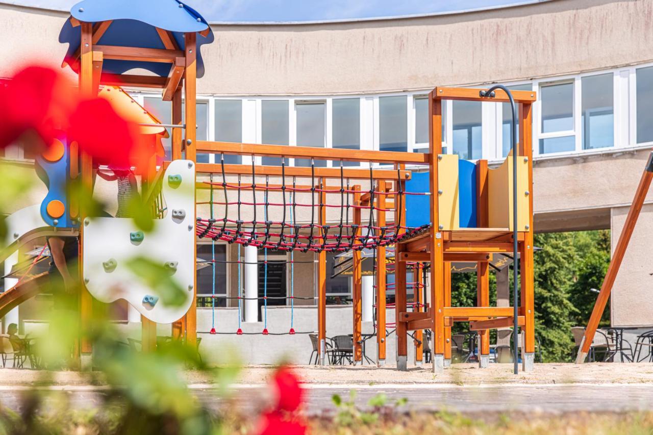Hotel Poilsio Namai "Vyturys" à Palanga Extérieur photo