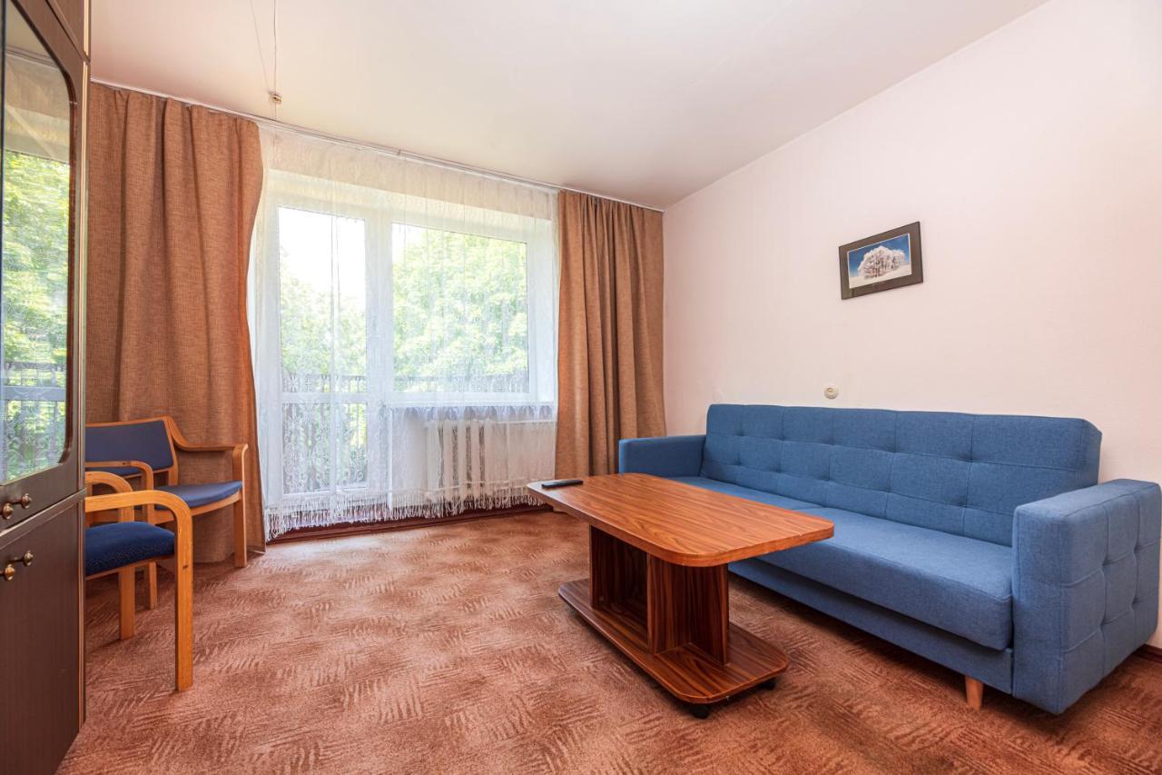 Hotel Poilsio Namai "Vyturys" à Palanga Extérieur photo