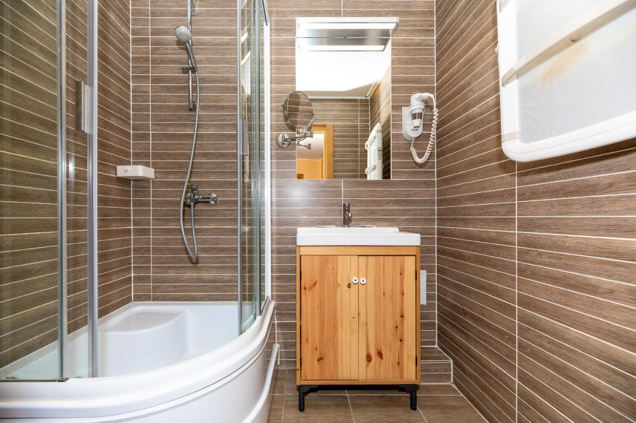 Hotel Poilsio Namai "Vyturys" à Palanga Extérieur photo